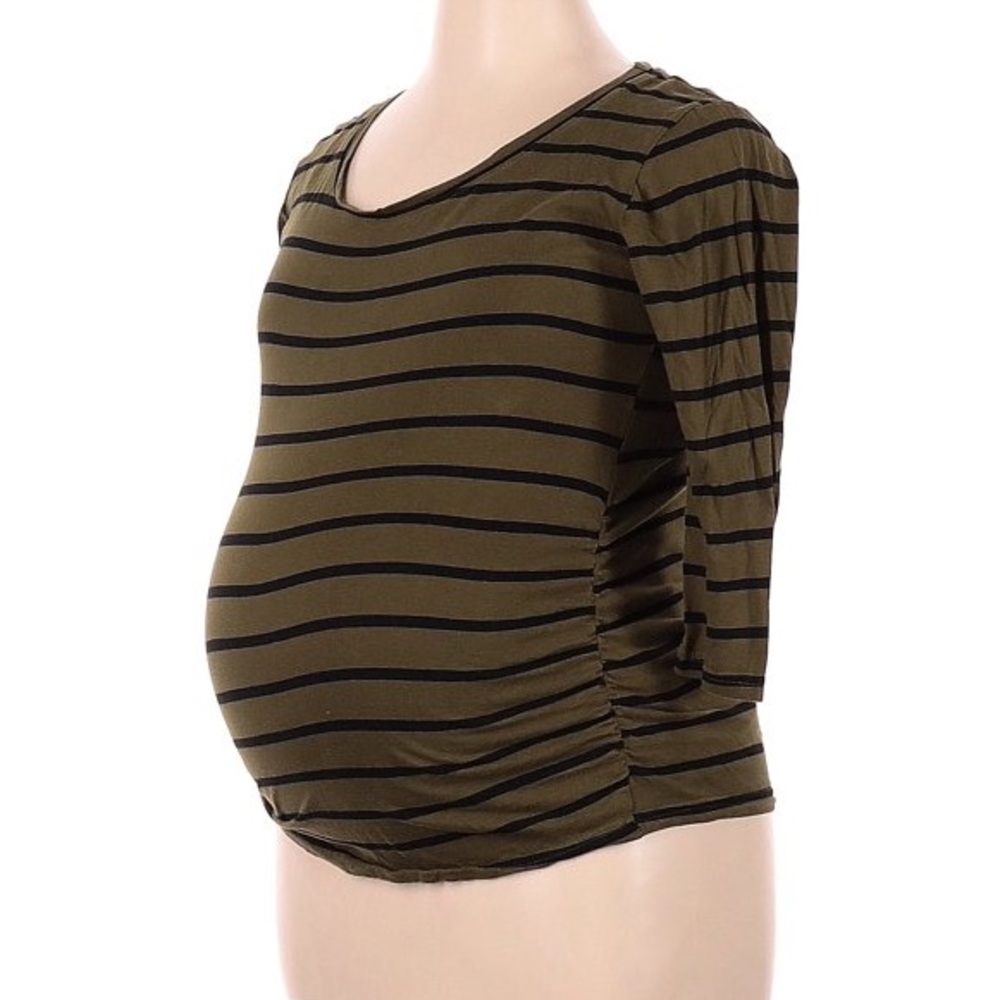 Medium women’s Mom’s the Word long sleeve maternity shirt